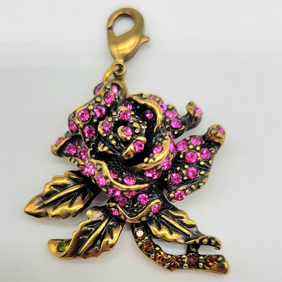 SOLD- Heidi Daus VINTAGE Swarovski Crystal Rose Charm with Lobster Claw - Picture 4 of 8